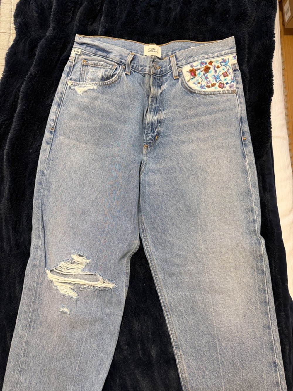 Citizens of Humanity Light Wash Women's Jeans with Embroidered Pocket